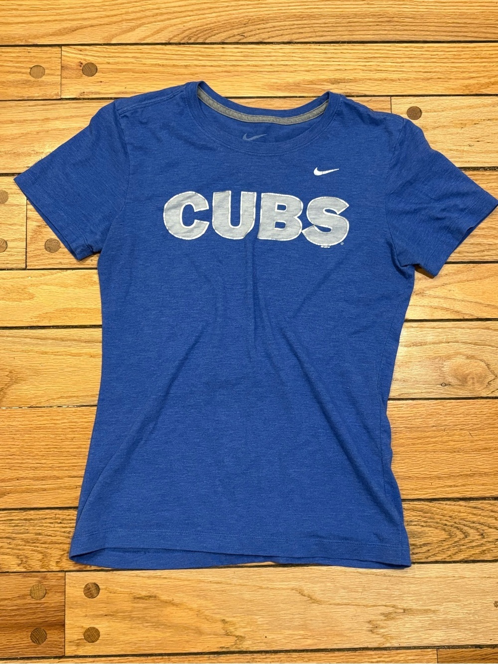 Nike Chicago Cubs Baseball Silver Blue Graphic Tee slim fit medium